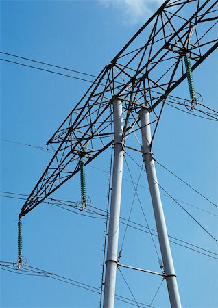 simsearch:614-06895697,k - Pylon, low angle view Foto de stock - Royalty Free Premium, Número: 696-03399032