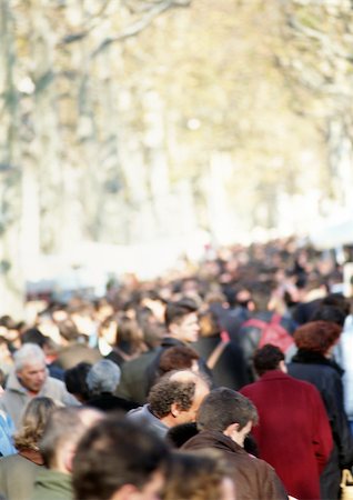 rush hour - Crowd, trees in background, blurred Foto de stock - Sin royalties Premium, Código: 696-03399419