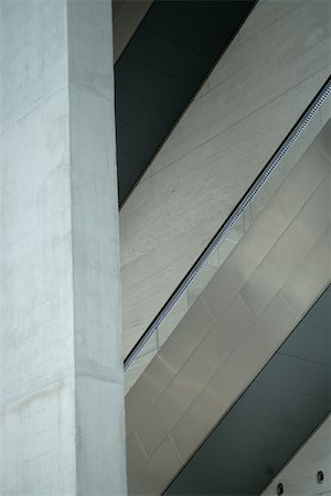 simsearch:696-03401070,k - Architektonische Detail, Betonwand und Rolltreppe Stockbilder - Premium RF Lizenzfrei, Bildnummer: 696-03401077