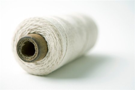 simsearch:696-03402884,k - End of spool of string, close-up Foto de stock - Sin royalties Premium, Código: 696-03402925