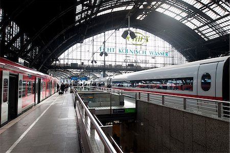 station de métro - station touristique de l'allemand Photographie de stock - Premium Libres de Droits, Code: 690-06160066
