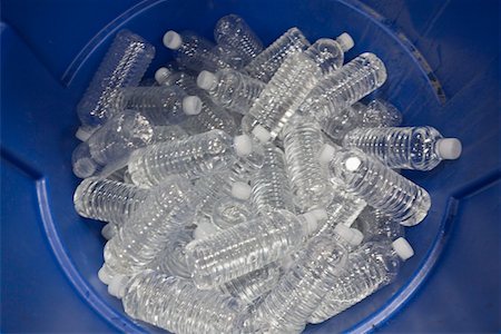 plastic industrial - Bottles of water in a bucket, view from above Stock Photo - Premium Royalty-Free, Code: 693-05794244