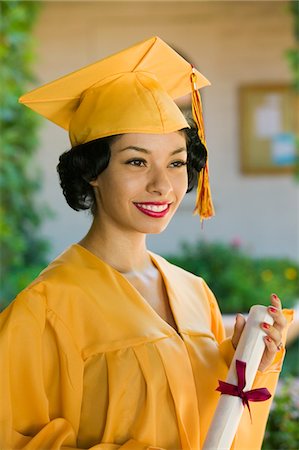 simsearch:693-06014222,k - Graduate holding diploma outside, portrait Stock Photo - Premium Royalty-Free, Code: 693-06014219