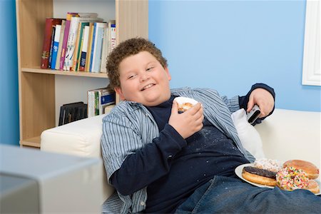 simsearch:693-06016363,k - Boy Eating Donuts Stock Photo - Premium Royalty-Free, Code: 693-06016379