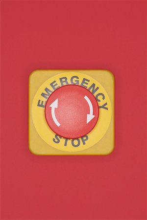 simsearch:693-06018946,k - Emergency stop button on red background Foto de stock - Sin royalties Premium, Código: 693-06018946
