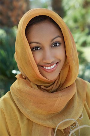 portraits one person muslim - Portrait of muslim woman Stock Photo - Premium Royalty-Free, Code: 693-06019325