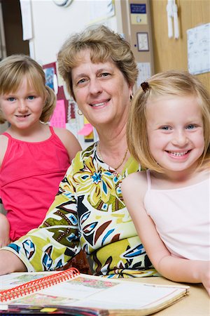 Teacher with Elementary Students Stock Photo - Premium Royalty-Free, Code: 693-06020730