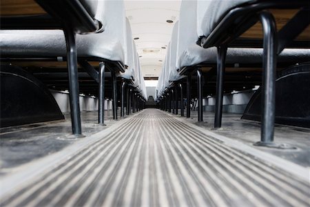 Aisle Between Seats in School Bus Foto de stock - Sin royalties Premium, Código: 693-06020746