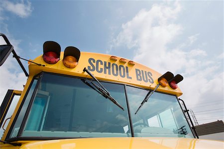 Caution Lights and Windshield of School Bus Foto de stock - Sin royalties Premium, Código: 693-06020752