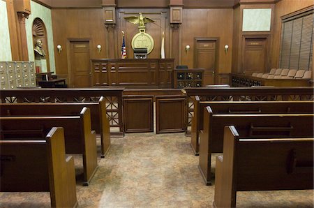 enjuiciamiento - Court room seating Foto de stock - Sin royalties Premium, Código: 693-06020936