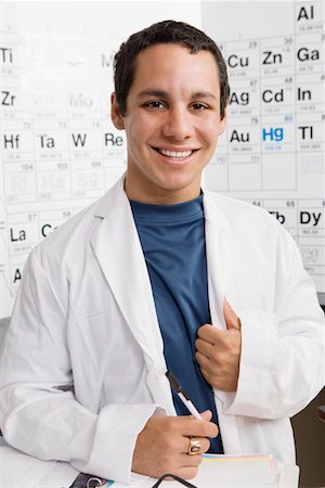 simsearch:614-02762687,k - Student in Science Class Stock Photo - Premium Royalty-Free, Code: 693-06021072