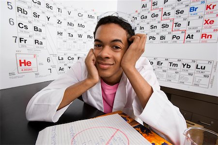 Student in Science Class Foto de stock - Sin royalties Premium, Código: 693-06021084