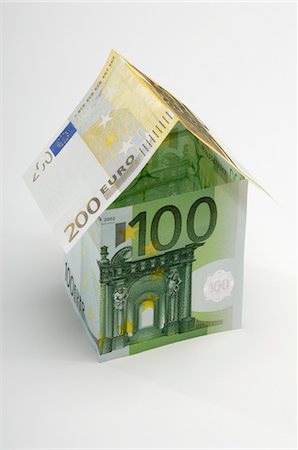 House of Paper Money Stock Photo - Premium Royalty-Free, Code: 693-06021308