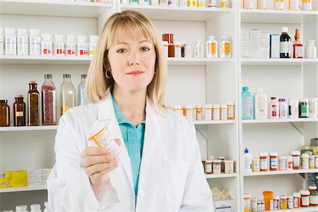 Female pharmactist, portrait Stock Photo - Premium Royalty-Free, Code: 693-06022005