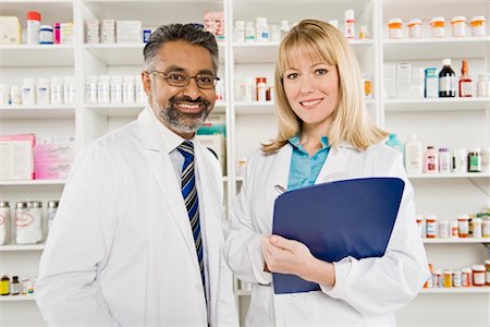 simsearch:694-03332775,k - Two pharmacists, portrait Stock Photo - Premium Royalty-Free, Code: 693-06022018