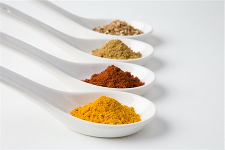 spice - Turmeric, chilli, cumin and chinese 5 spice Foto de stock - Sin royalties Premium, Código: 693-06022125