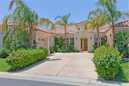 residential - Entrance to a beautiful Palm Springs home Stock Photo - Premium Royalty-Free, Code: 693-06667945