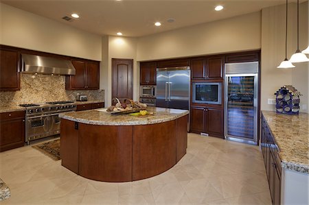 empty kitchen - Classic Kitchen Stock Photo - Premium Royalty-Free, Code: 693-06667967