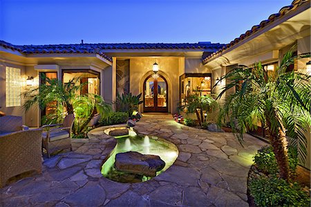 simsearch:693-03782927,k - Villa Court yard with fountains Stock Photo - Premium Royalty-Free, Code: 693-06667970