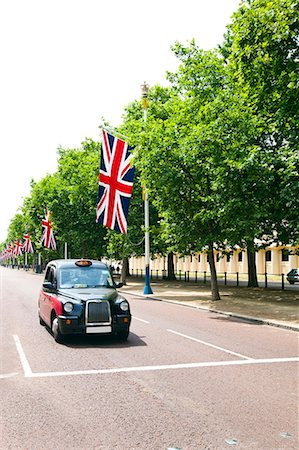 Black London cab Stock Photo - Premium Royalty-Free, Code: 693-07444396