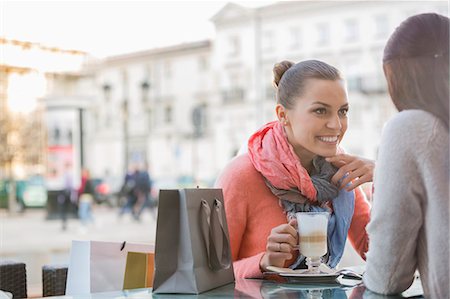 european outdoor cafe - Female friends at sidewalk cafe Photographie de stock - Premium Libres de Droits, Code: 693-07542273