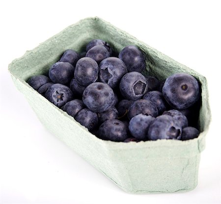 simsearch:622-08139033,k - Blueberries in box - white backhround Stock Photo - Premium Royalty-Free, Code: 693-08127333