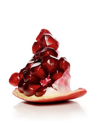 simsearch:824-07586124,k - Studio shot of pomegranate fruit Stock Photo - Premium Royalty-Free, Code: 693-08127363