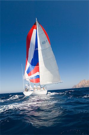 spinnaker - Bateau sur l'océan, vue arrière Photographie de stock - Premium Libres de Droits, Code: 693-03299375