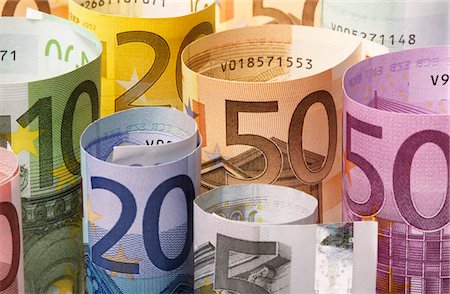 euros - Roulé de billets en euros Photographie de stock - Premium Libres de Droits, Code: 693-03304998