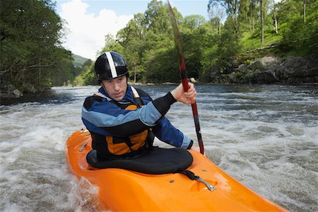 rabión - Man kayaking in river Foto de stock - Sin royalties Premium, Código: 693-03308520