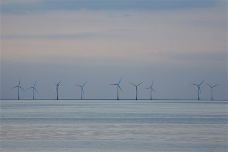 Wind farm in ocean Foto de stock - Sin royalties Premium, Código: 693-03309726