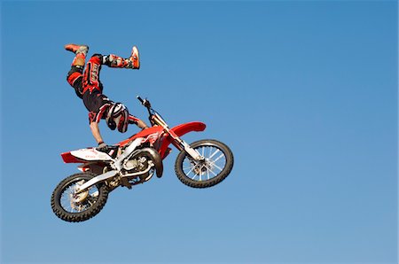 Freistil Motocross-Fahrer Trick durchführen, in der Luft Stockbilder - Premium RF Lizenzfrei, Bildnummer: 693-03300165