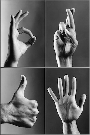 dedos cruzados - Four hands gesturing, (b&w) Foto de stock - Sin royalties Premium, Código: 693-03300513