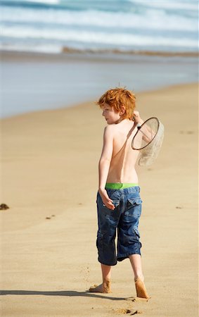 simsearch:693-03313408,k - Boy Playing on Beach Stock Photo - Premium Royalty-Free, Code: 693-03300553