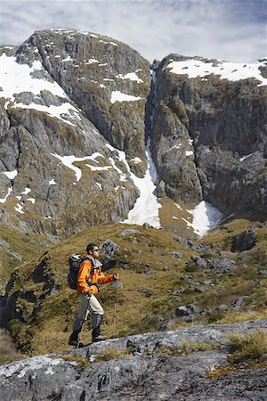 fiordland national park - Hiker climbing trail in steep mountains Foto de stock - Sin royalties Premium, Código: 693-03300891