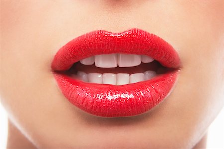 simsearch:700-02244920,k - Bouche sensuelle avec rouge à lèvres Photographie de stock - Premium Libres de Droits, Code: 693-03302845