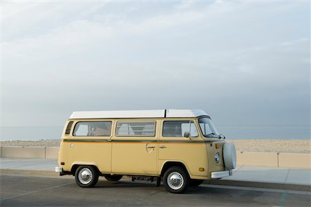 Camper van at the beach Stock Photo - Premium Royalty-Free, Code: 693-03314298