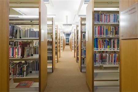 Salle de lecture bibliothèque Photographie de stock - Premium Libres de Droits, Code: 693-03314422