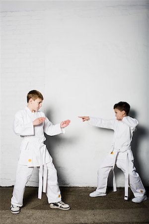 simsearch:693-03314793,k - Garçons pratiquant le judo Photographie de stock - Premium Libres de Droits, Code: 693-03314798