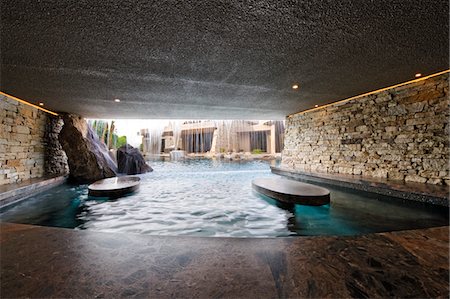 swimmingpool inside nobody - Showcase interior Stock Photo - Premium Royalty-Free, Code: 693-03315974