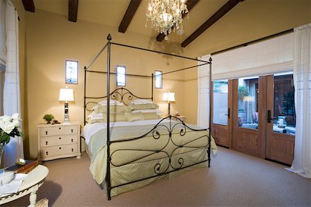 four poster bed - Bedroom in luxurious residence Foto de stock - Sin royalties Premium, Código: 693-03316214