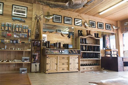 Traditional shoemaker workshop Stock Photo - Premium Royalty-Free, Code: 693-03316505