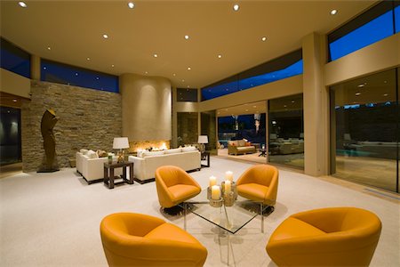 scheinwerfer - Moderner Sessel in Palm Springs Leben innen Stockbilder - Premium RF Lizenzfrei, Bildnummer: 693-03317423