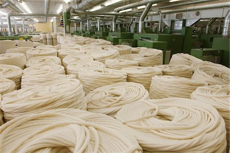 Spinnerei-Fabrik-Materialien Stockbilder - Premium RF Lizenzfrei, Bildnummer: 693-03317660