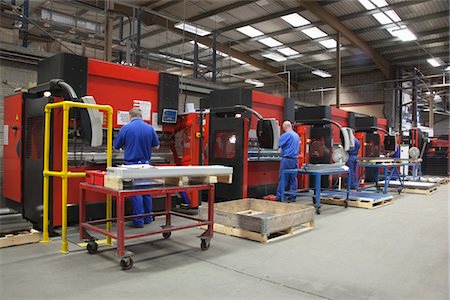 production line worker - Amarda HFE manual holding machines Stock Photo - Premium Royalty-Free, Code: 693-03317916