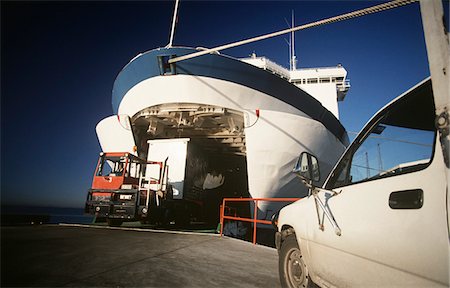 fähre - Ladung auf der Fähre, Port Melbourne, Victoria, Australien geladen werden Stockbilder - Premium RF Lizenzfrei, Bildnummer: 693-03310265