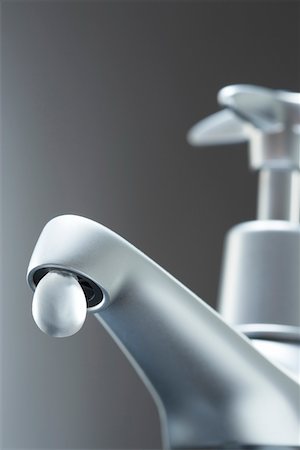Tap with large drop of water Stock Photo - Premium Royalty-Free, Code: 693-03311152