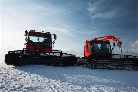 Grattes à neige dans les montagnes Photographie de stock - Premium Libres de Droits, Code: 693-03312653