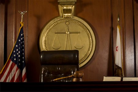 Empty courtroom Foto de stock - Sin royalties Premium, Código: 693-03312781