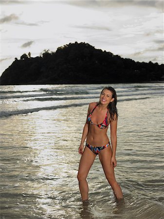 simsearch:693-03313408,k - Young Woman at Beach Stock Photo - Premium Royalty-Free, Code: 693-03313417